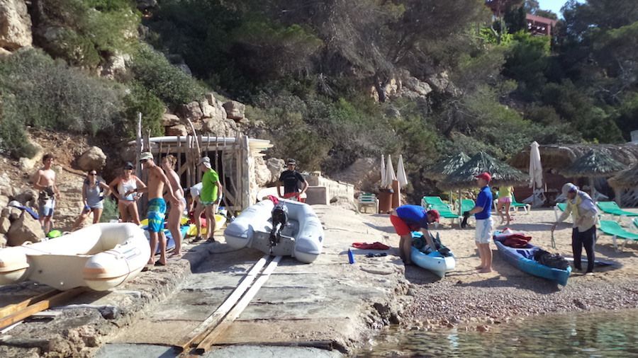 Desembarcando en una cala